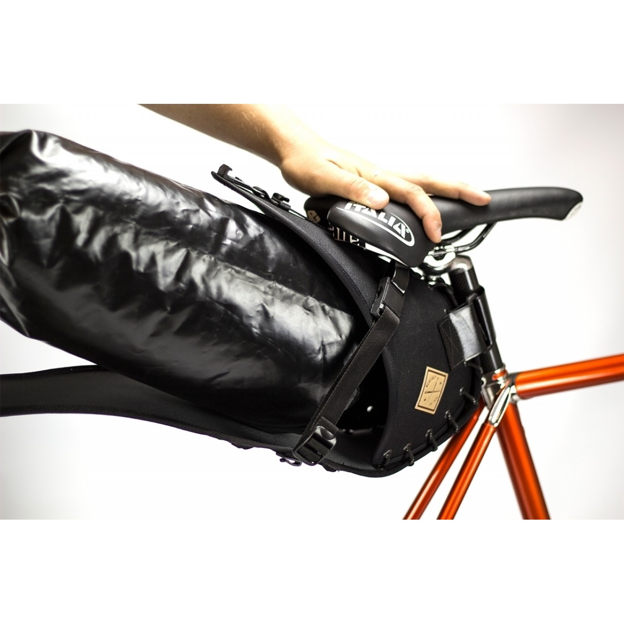 restrap saddle bag 8l