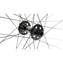 Jones - Spec Vorderrad Aluminum 50 mm 32 Loch / 150 x15 mm - 29"